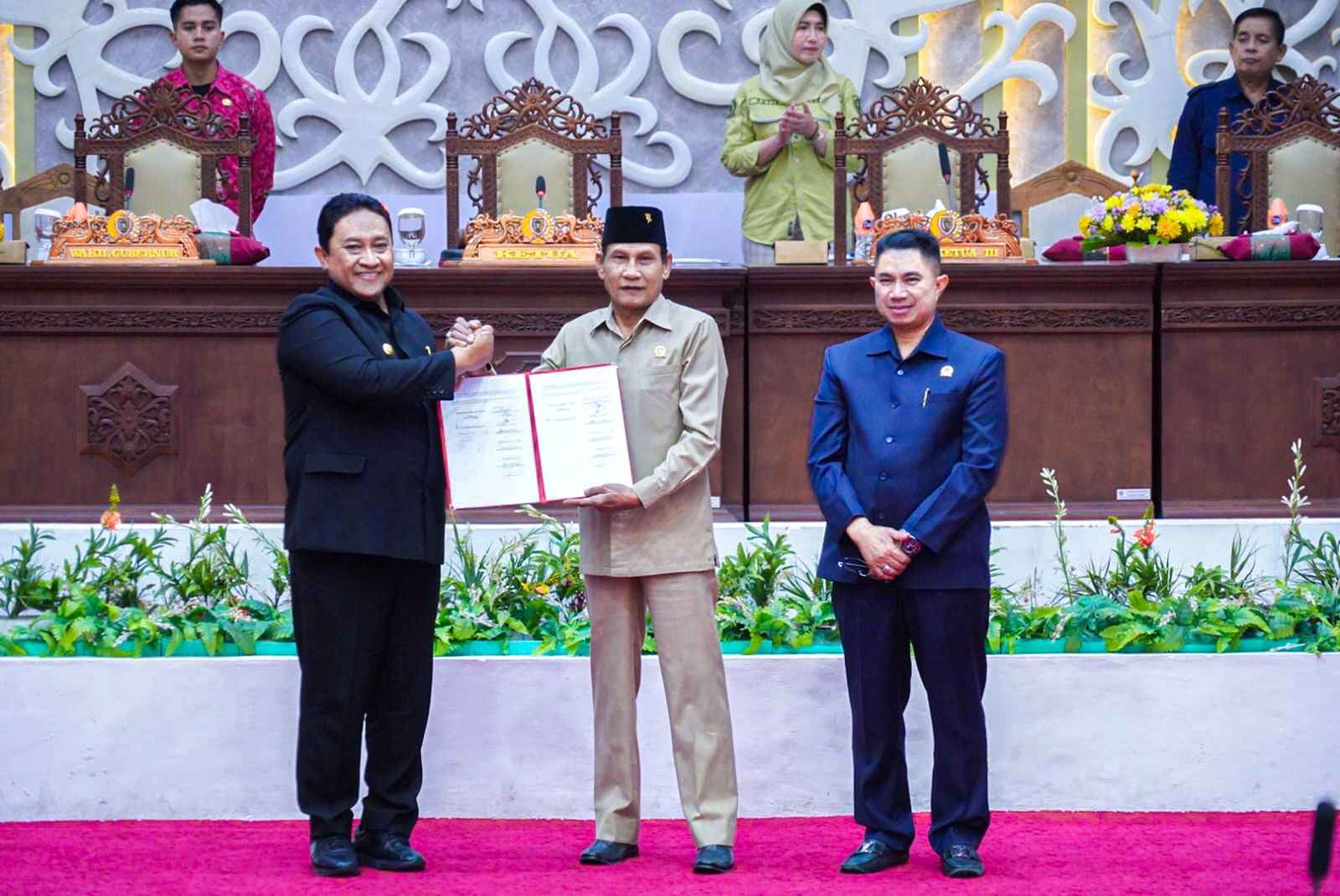 Wagub Kalteng Edy Pratowo Hadiri Rapat Paripurna ke-23 Masa Persidangan III Tahun 2025