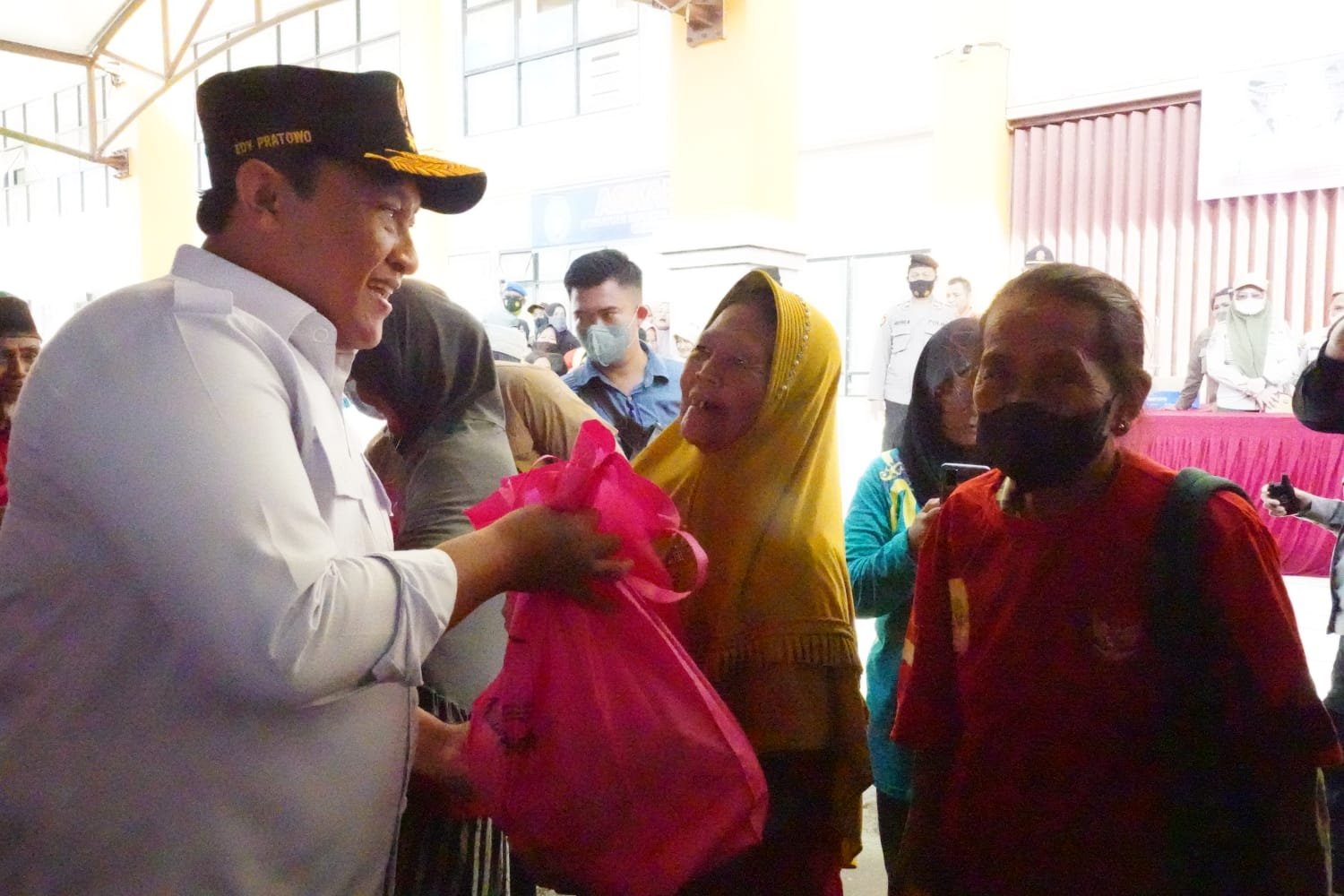 Gubernur Kalteng Sugianto Sabran Buka Pasar Penyeimbang Di Masjid Al-Jabir Desa Jabiren