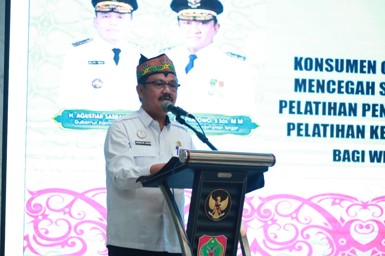 Asisten Ekbang Herson B. Aden Buka Sosialisasi Konsumen Cerdas Memilih Makanan Cegah Stunting Sekaligus Buka Pelatihan