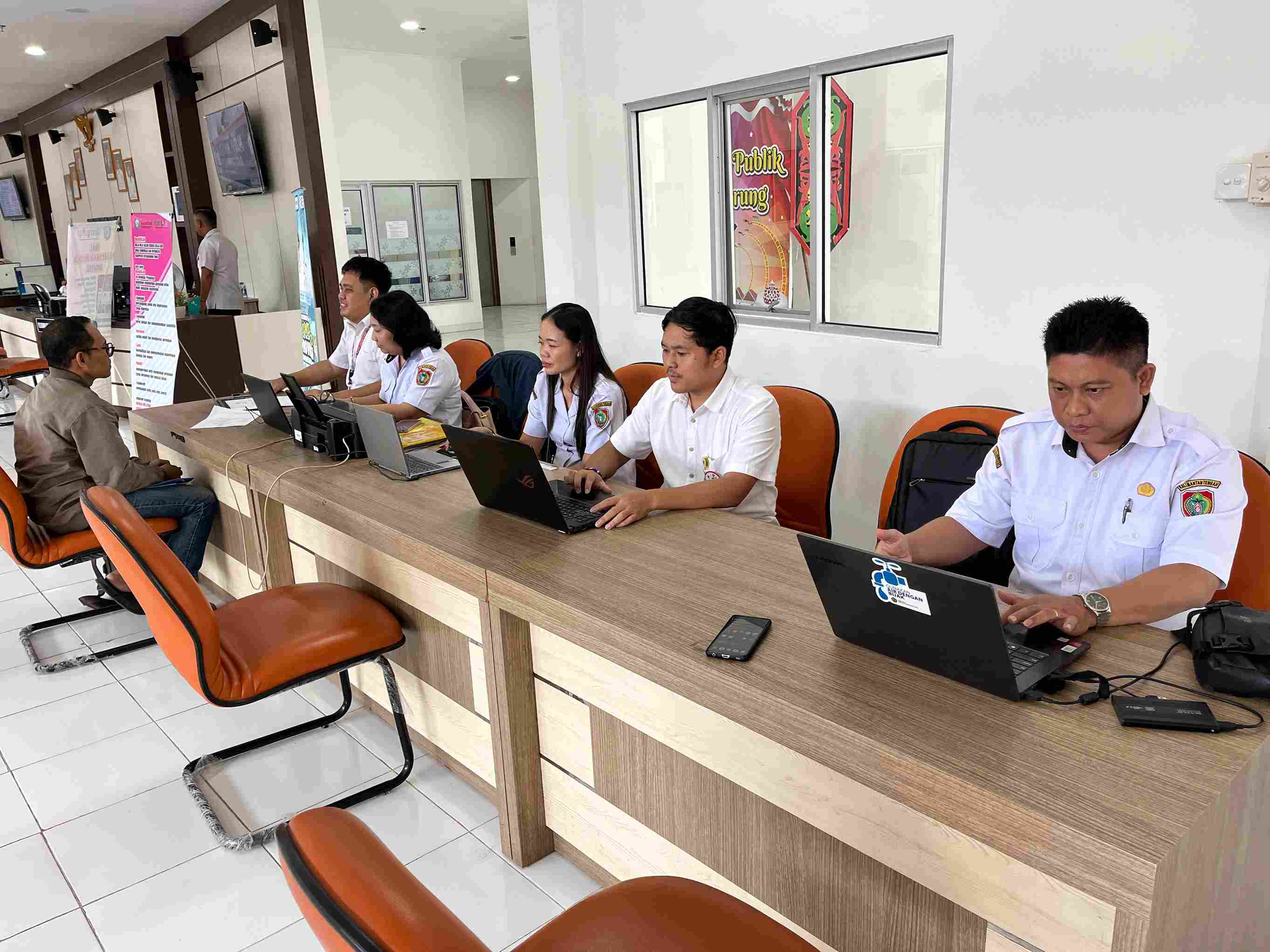 Dislutkan bekerja sama dengan DPM-PTSP Laksanakan Layanan Perizinan On Site
