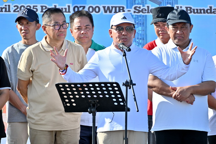 Kepala BAPPERIDA Leonard S. Ampung Dampingi Gubernur Agustiar Sabran dan Wagub Edy Pratowo Peletakan Batu Pertama Pembangunan Gedung GKE Maranatha