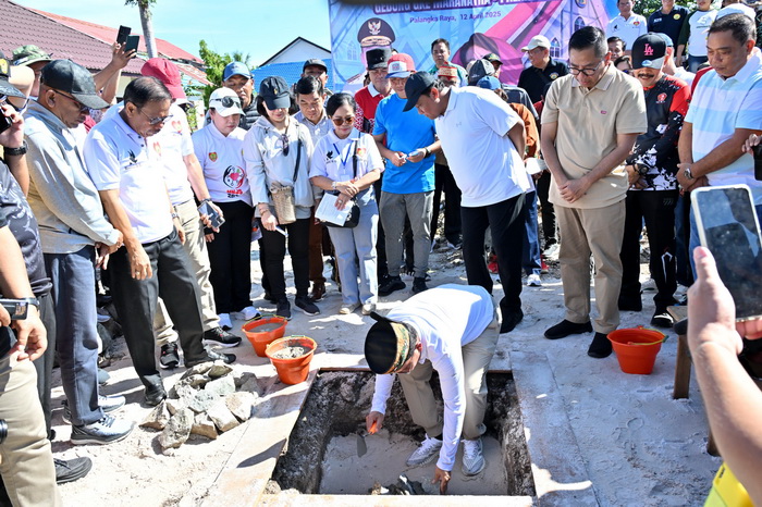 Kepala BAPPERIDA Leonard S. Ampung Dampingi Gubernur Agustiar Sabran dan Wagub Edy Pratowo Peletakan Batu Pertama Pembangunan Gedung GKE Maranatha