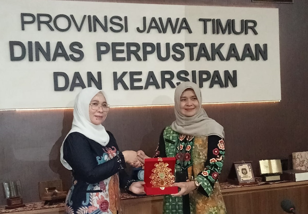 Dispursip Prov. Kalteng Lakukan Kunker ke Disperpusip Jatim