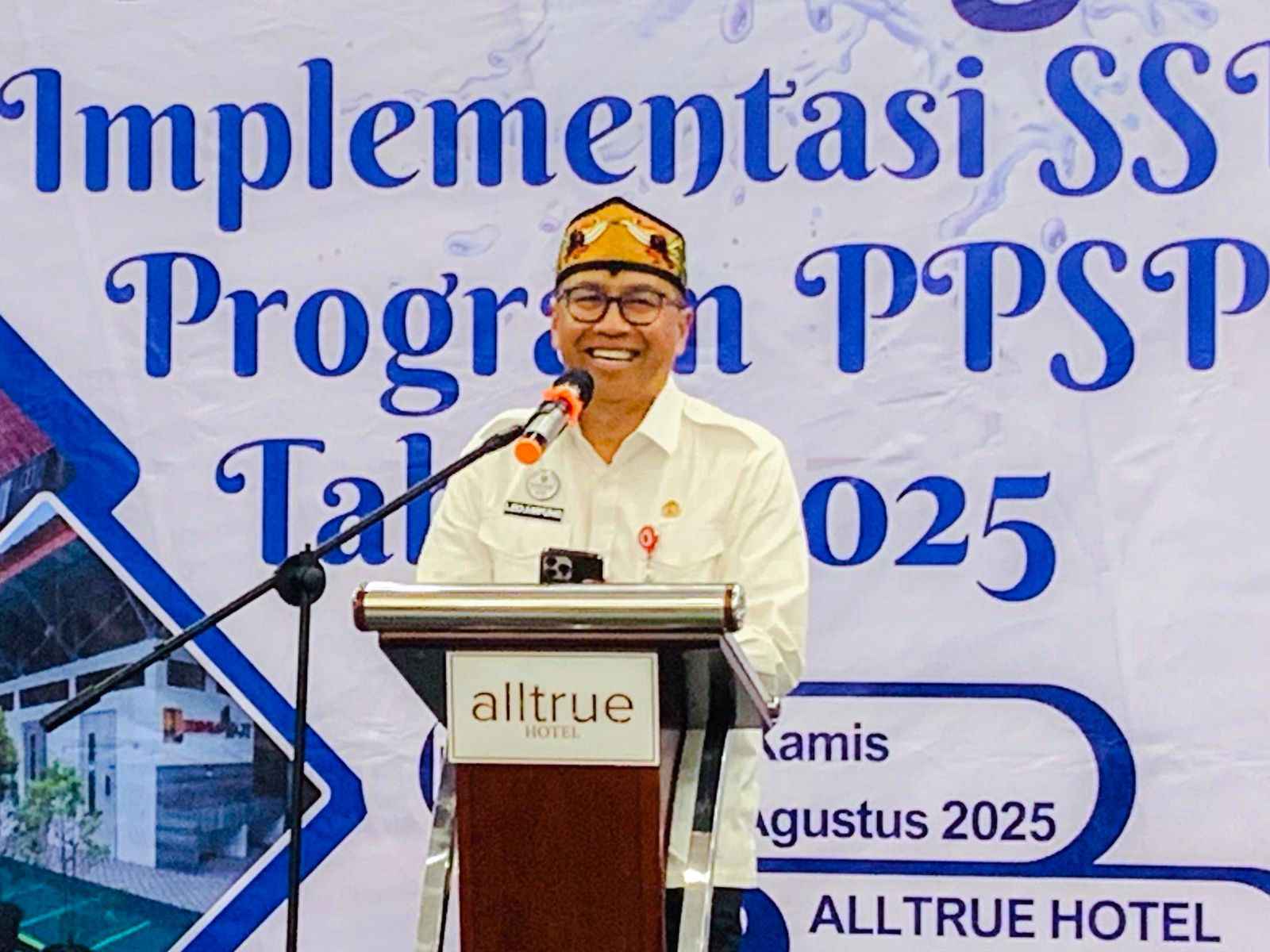 Plt. Sekda Leonard S. Ampung Buka Rapat Coaching Clinic 6 Implementasi Strategi Sanitasi Kabupaten/Kota Program PPSP