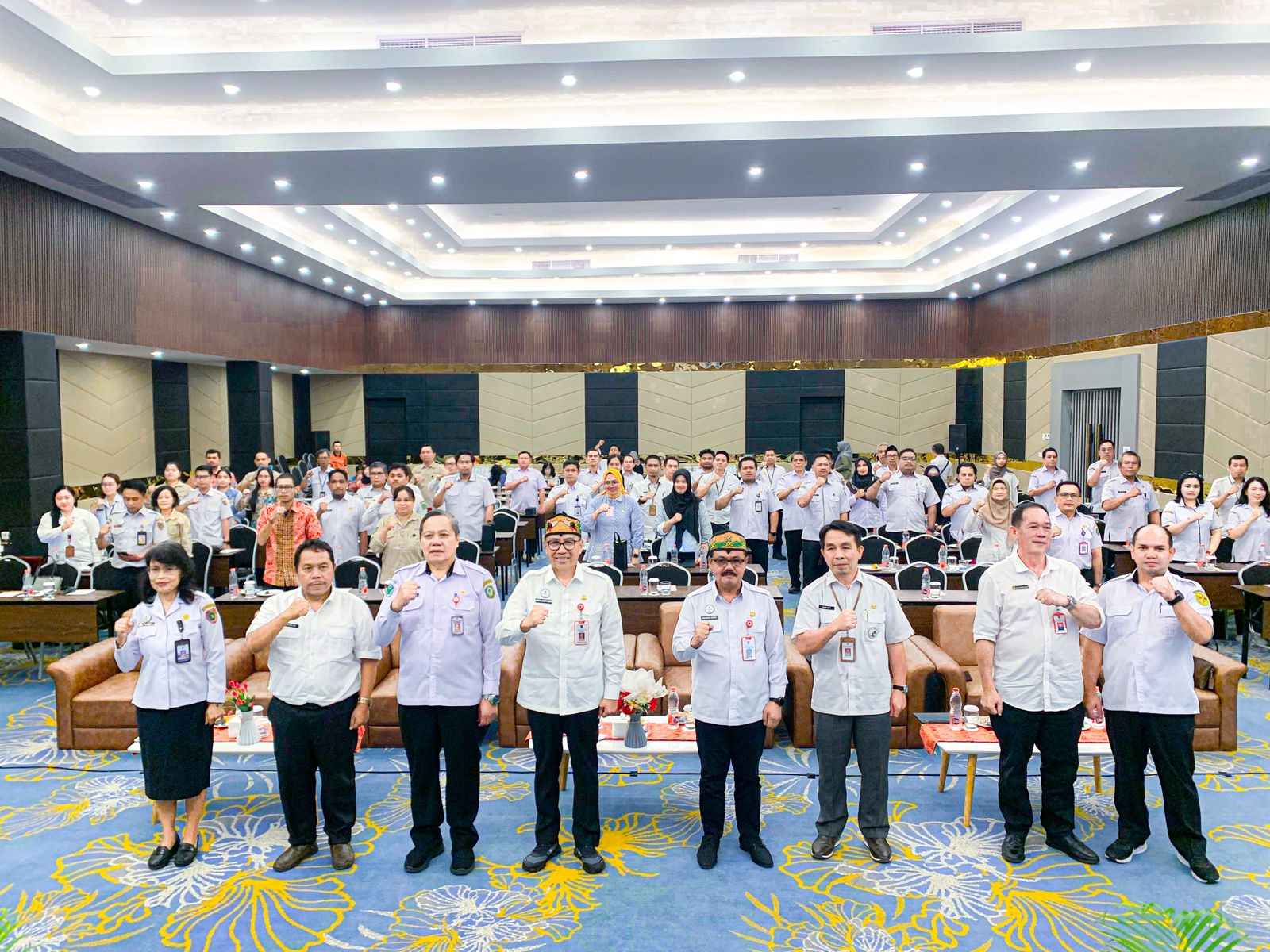 Plt. Sekda Leonard S. Ampung Buka Rapat Coaching Clinic 6 Implementasi Strategi Sanitasi Kabupaten/Kota Program PPSP
