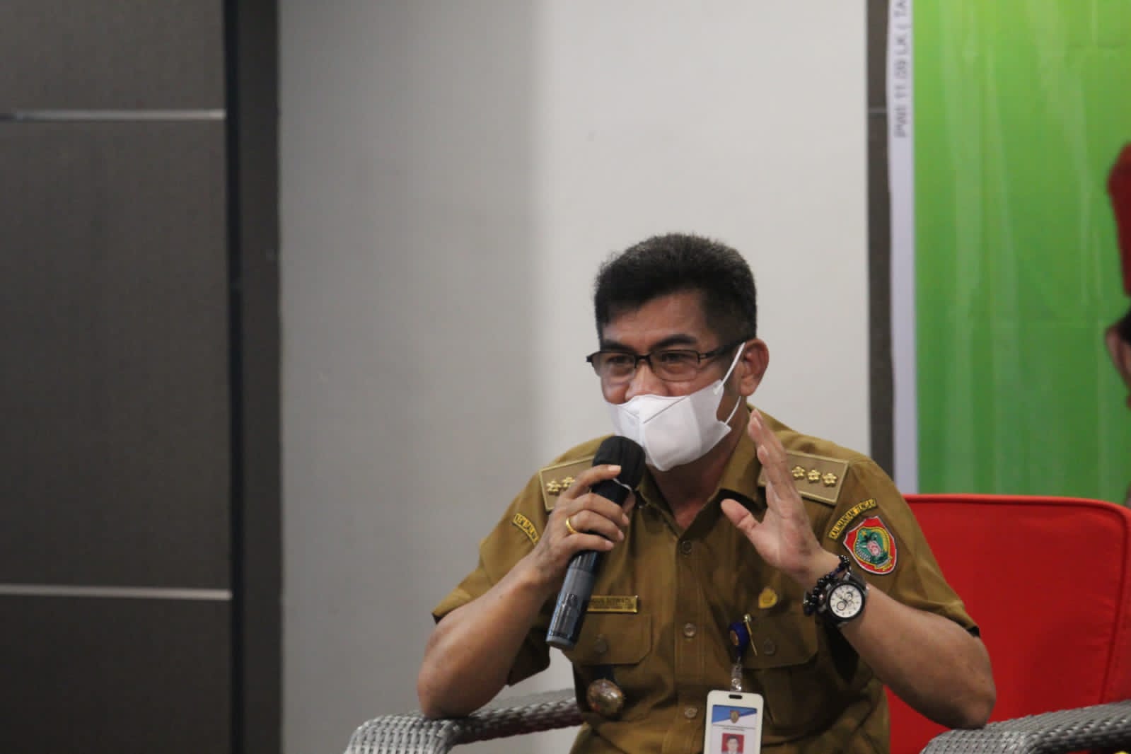 Pentingnya Menjaga Etika di Media Sosial