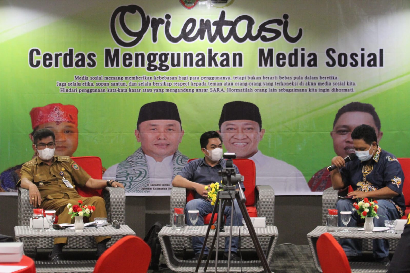 Pentingnya Menjaga Etika di Media Sosial