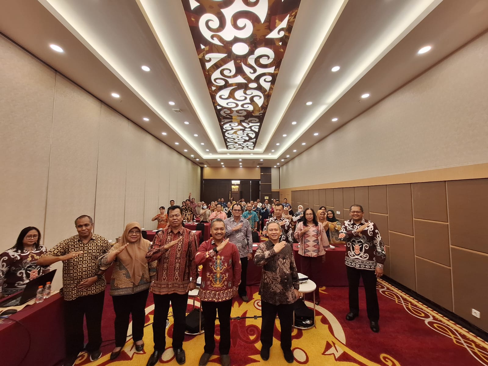 Kepala Dinas Tenaga Kerja dan Transmigrasi Prov. Kalteng Buka Pelatihan Penyusunan Rencana