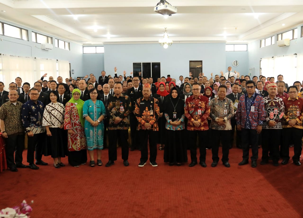 Sekda Nuryakin Tutup Pelatihan Kepemimpinan Administrator Gelombang I Angkatan I, II, dan III