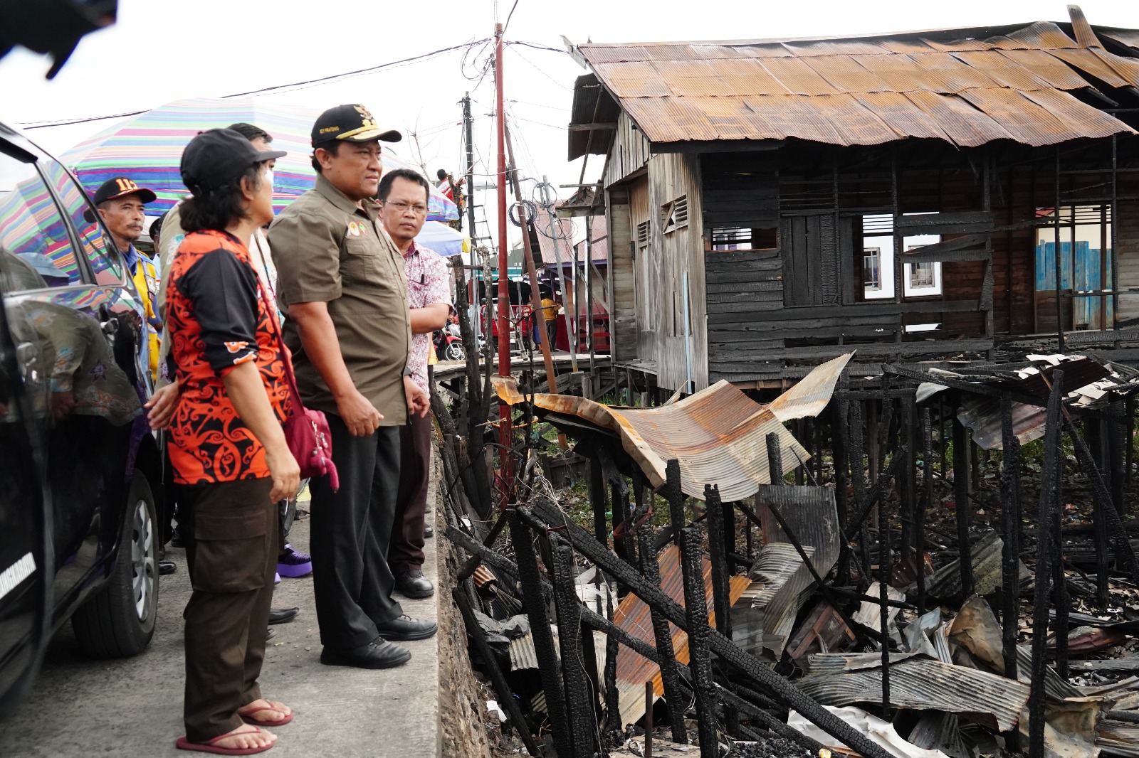 Wagub Kalteng Edy Pratowo Tinjau Secara Langsung Pemukiman Warga Pasca Terjadinya Kebakaran