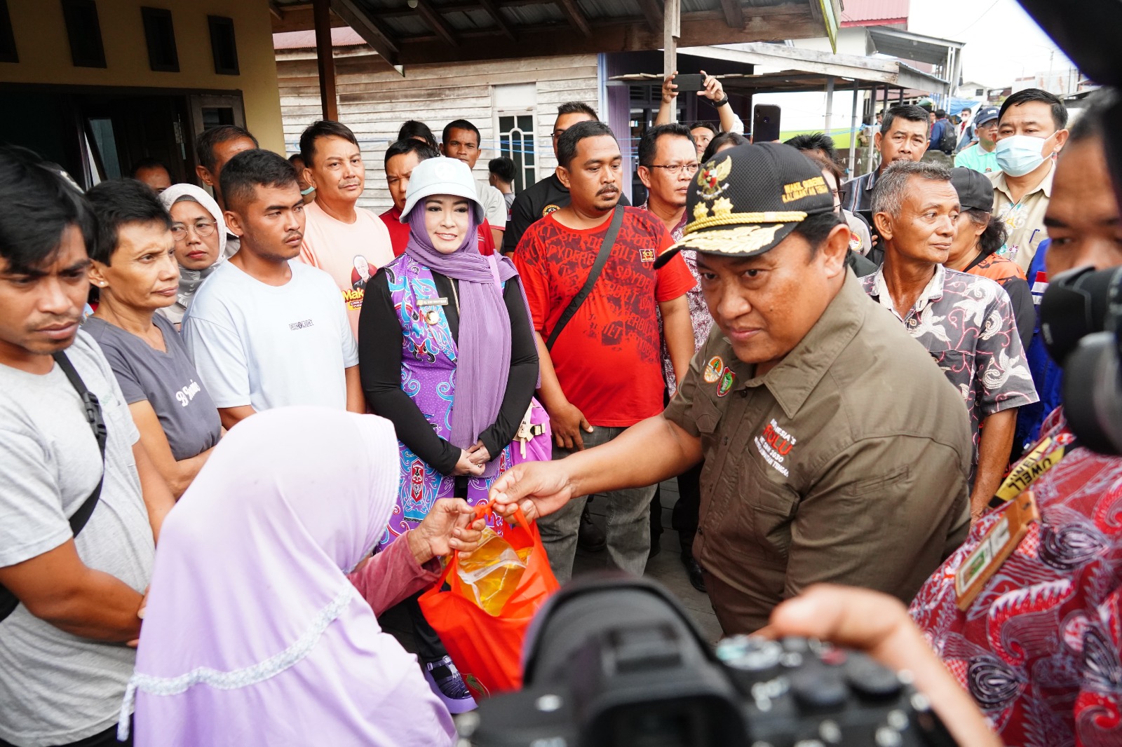 Wagub Kalteng Edy Pratowo Tinjau Secara Langsung Pemukiman Warga Pasca Terjadinya Kebakaran