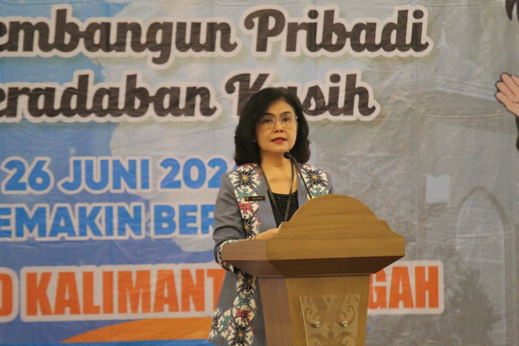 Kepala DP3APPKB Prov. Kalteng Linae Victoria Aden Hadiri Perayaan HUT 100 Tahun Wanita Katolik Republik Indonesia