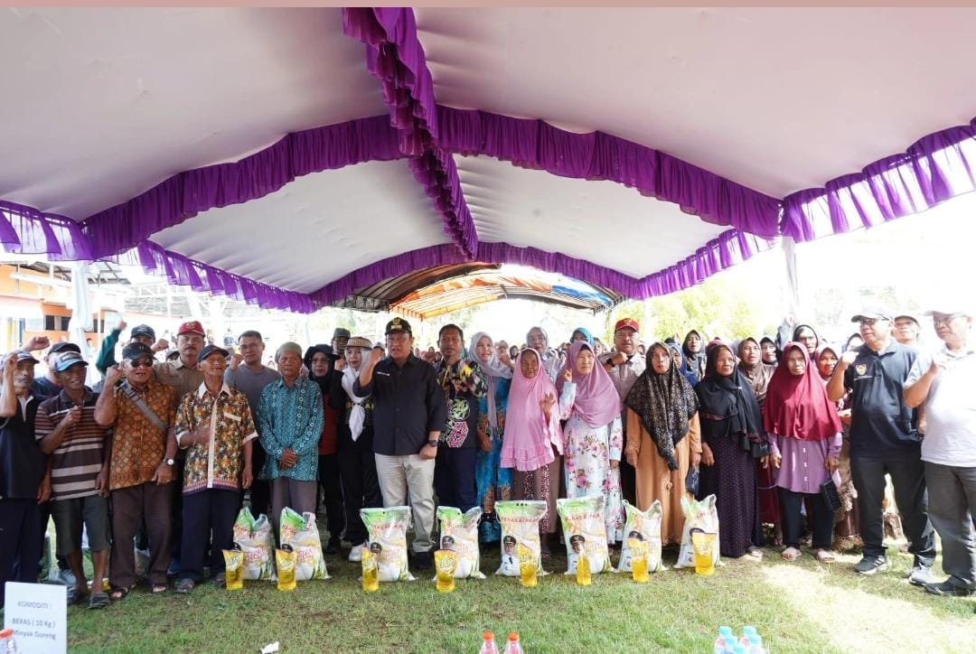 Wagub Edy Pratowo Buka Pasar Murah