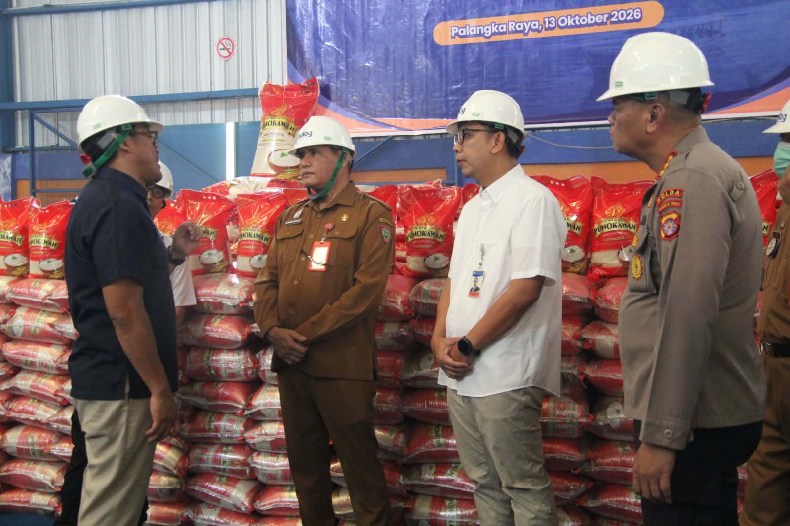 Pemprov Kalteng Datangkan 150 Ton Beras Premium dari Makassar untuk Perkuat Pengendalian Inflasi