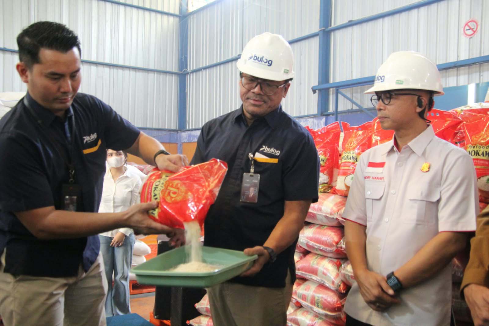 Pemprov Kalteng Datangkan 150 Ton Beras Premium dari Makassar untuk Perkuat Pengendalian Inflasi
