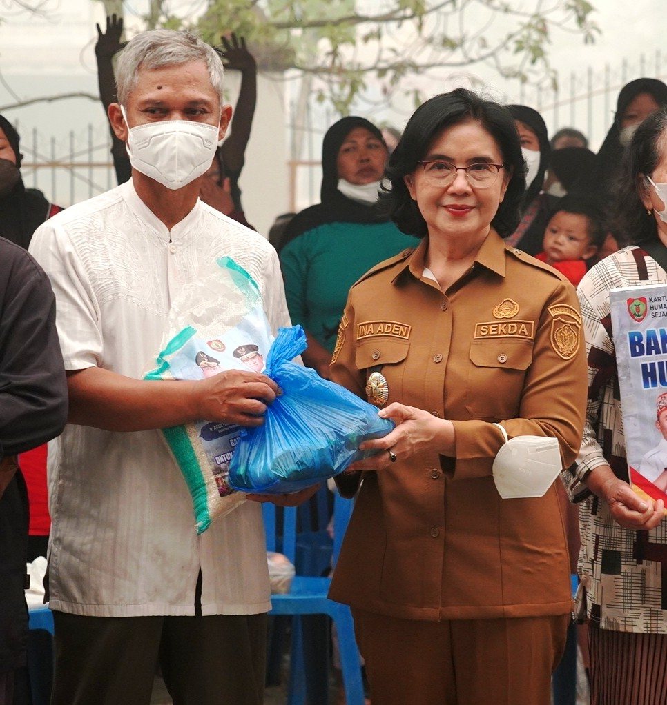 Pemprov Kalteng Salurkan Bantuan Pangan dan Kartu Huma Betang Sejahtera