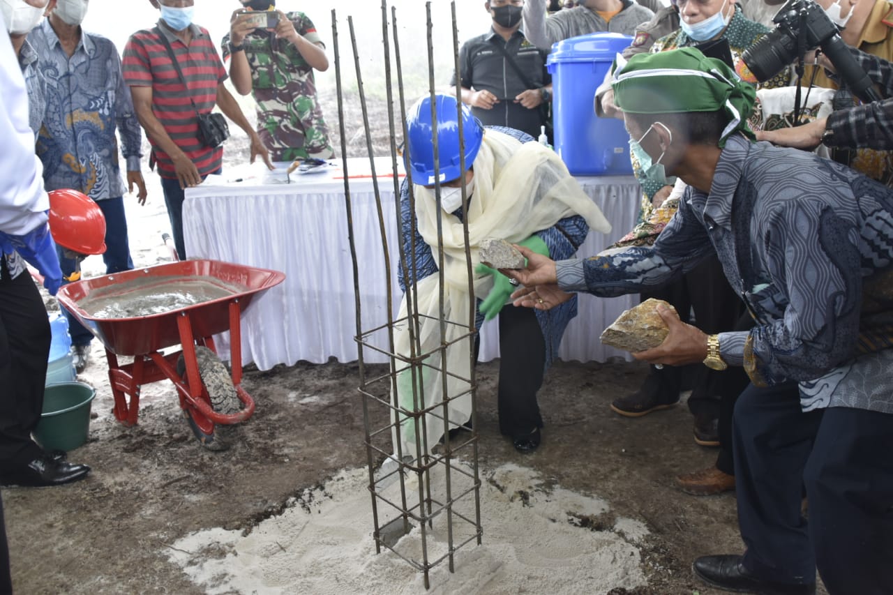 Peletakan Batu Pertama Pembangunan Pondok Pesantren NU Kalteng Di Desa Humbang Raya