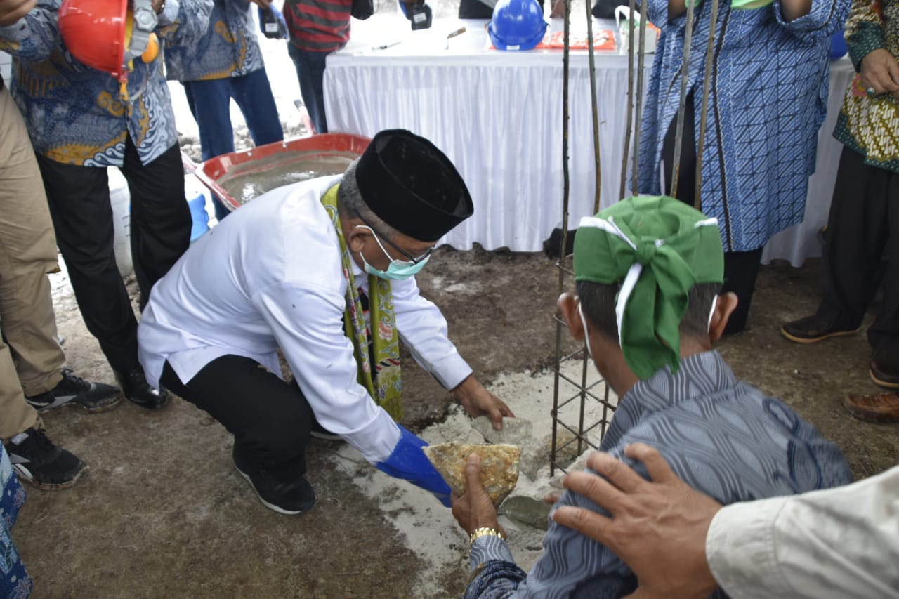 Peletakan Batu Pertama Pembangunan Pondok Pesantren NU Kalteng Di Desa Humbang Raya