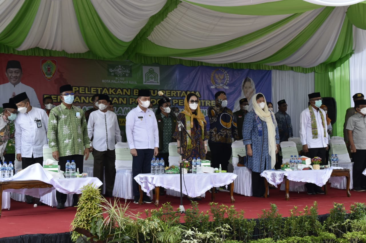 Peletakan Batu Pertama Pembangunan Pondok Pesantren NU Kalteng Di Desa Humbang Raya