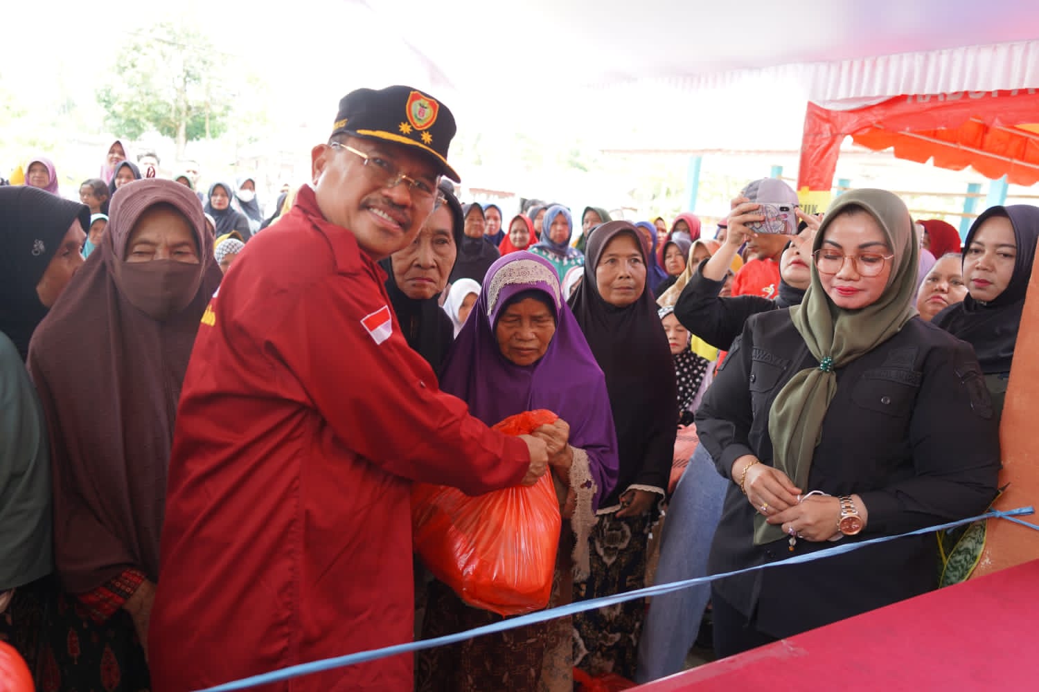Pemprov Kalteng Distribusikan Paket Sembako Sebanyak 10.000 Pada Pasar Penyeimbang di Kabupaten Kotawaringin Timur