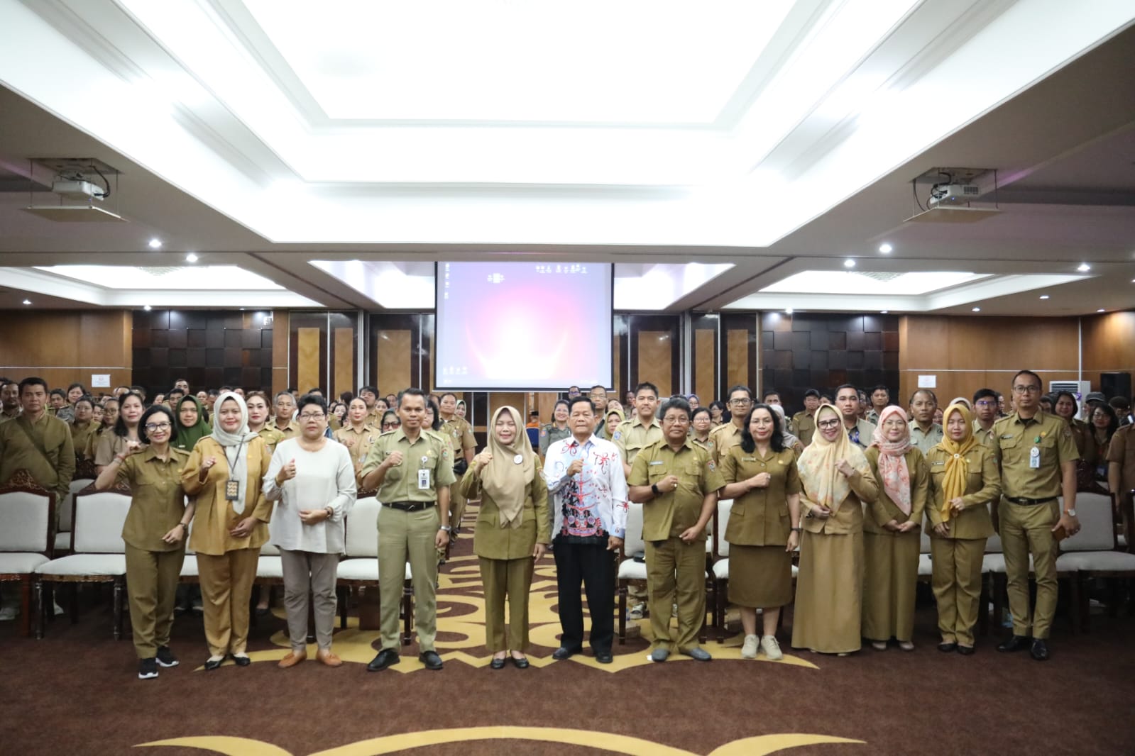 Asisten Ekbang Sri Widanarni Buka Rapat Anggota Tahunan KPRI Isen Mulang Ke-43 Tahun Buku 2024
