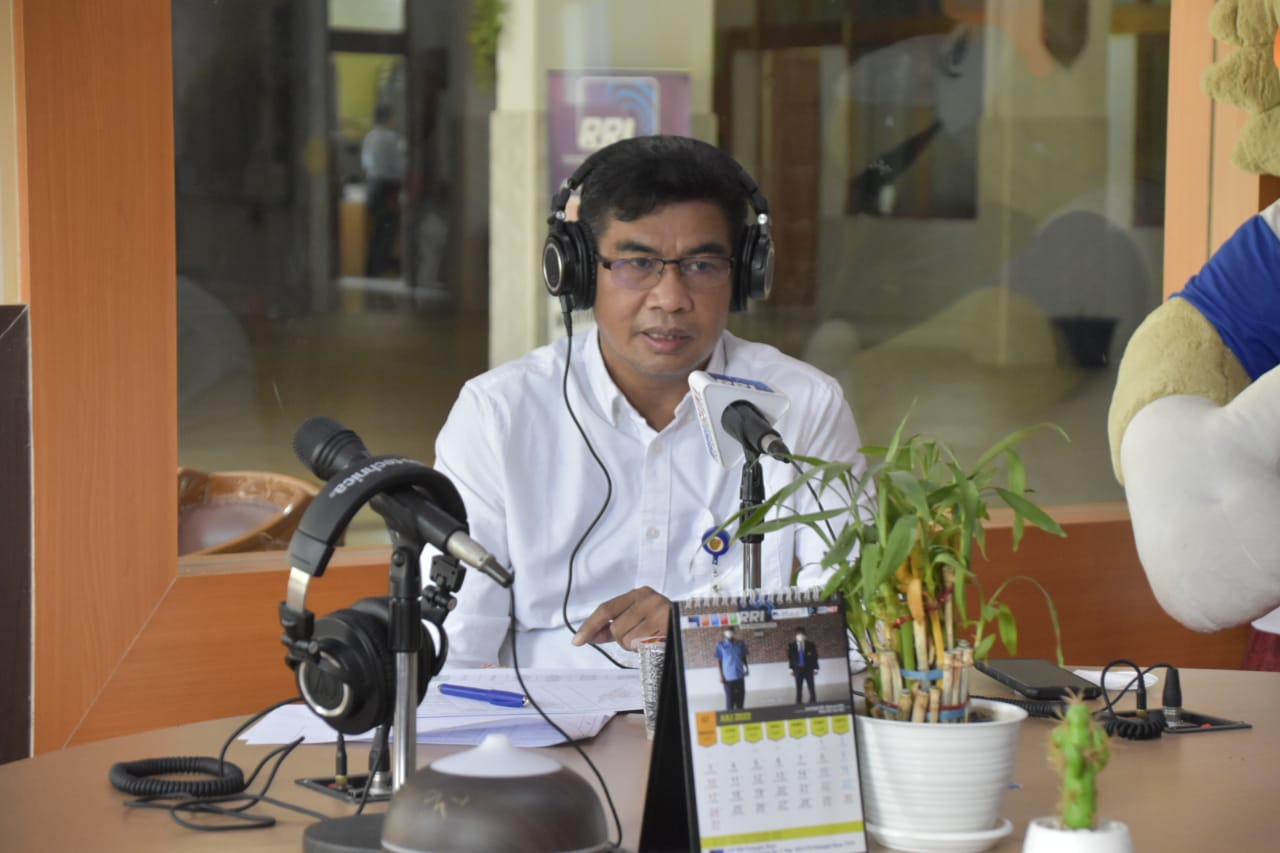 Kadiskominfosantik Agus Siswadi Menjadi Narasumber Pada Dialog Sosialisasi Di RRI Palangka Raya