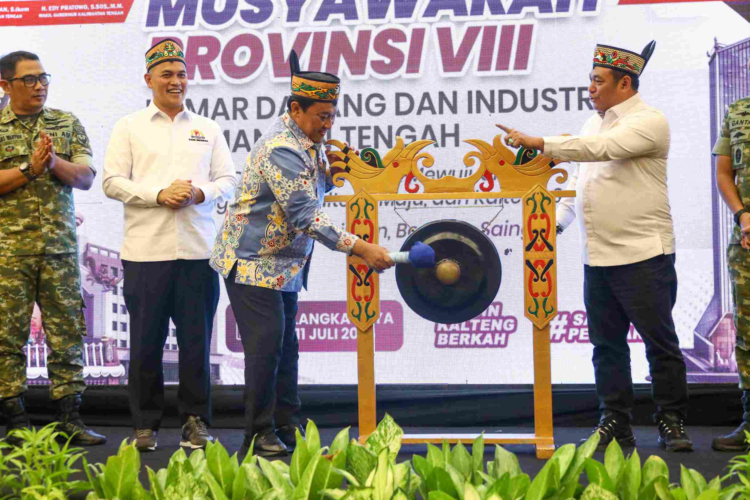 Wagub Kalteng Edy Pratowo Buka Musprov VIII KADIN Kalteng 2026