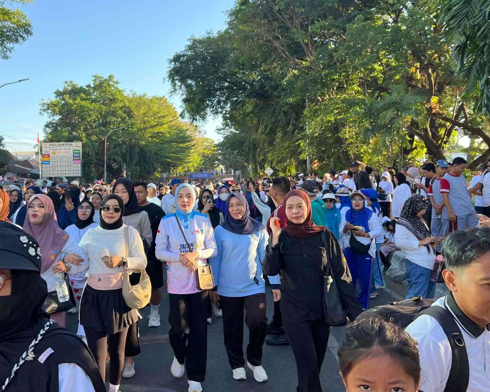Jalan Sehat Anti Mager dan Festival Kuliner Dihadiri Ketua TP PKK Kalteng Aisyah Thisia Agustiar Sabran