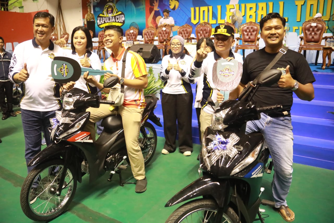Gubernur Kalteng Agustiar Sabran Hadiri Penutupan Turnamen Bola Voli Kapolda Cup II 2026