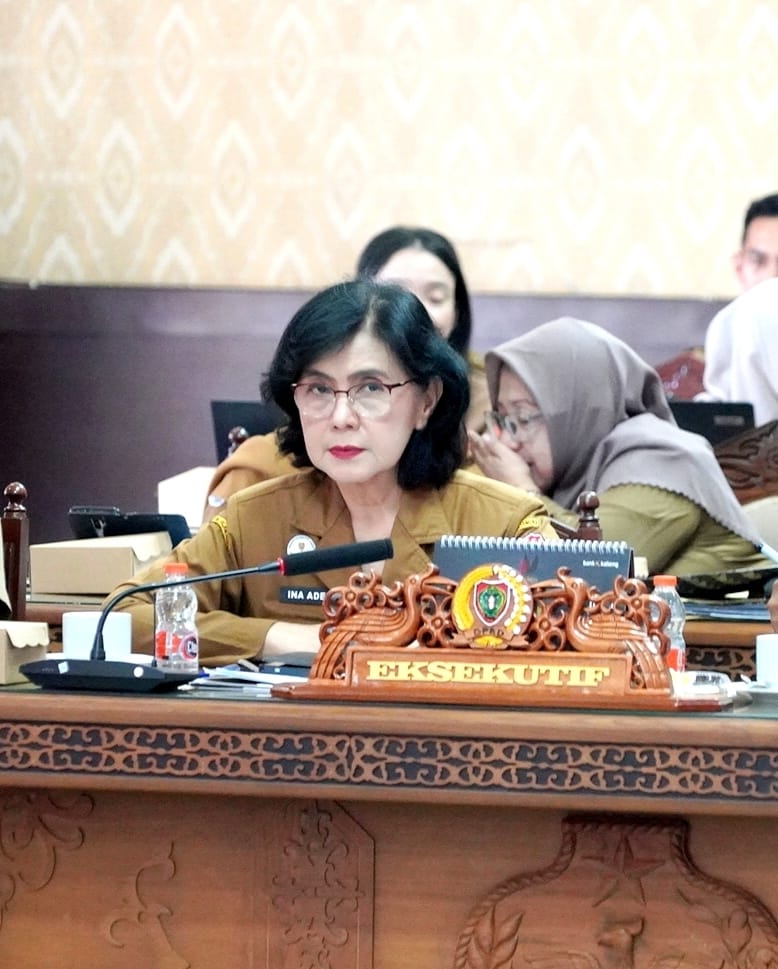 Rapat Gabungan Komisi DPRD Bahas Raperda APBD 2025 Dihadiri Pj Sekda Kalteng Linae Victoria Aden