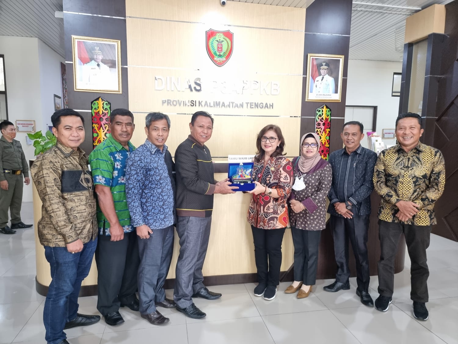 Kepala Dinas DP3APPKB Prov. Kalteng Terima Kunker Pimpinan Dan Anggota DPRD Kab. Kotim