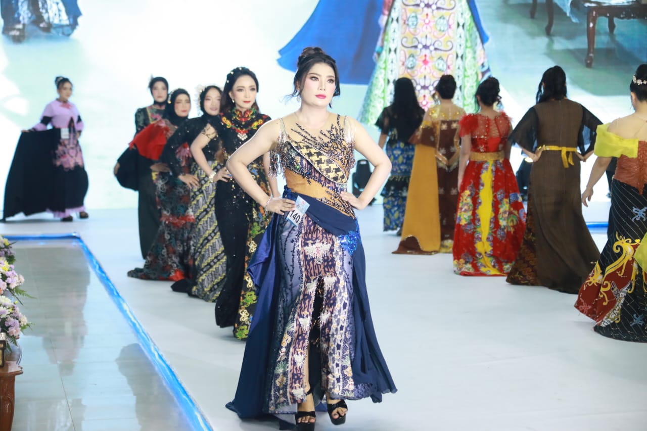 Dekranasda Prov. Kalteng Gelar Lomba Fashion Show Tahun 2025
