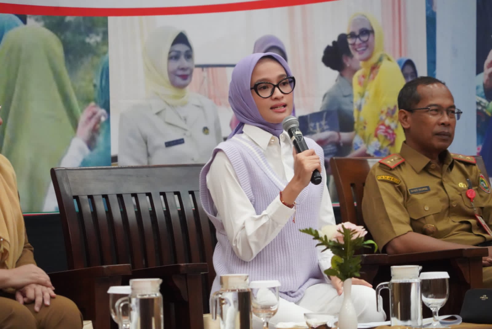 Ketua TP-PKK Prov Kalteng Ivo Sugianto Sabran Sampaikan Arahannya Pada Tim Pokjanal Posyandu Prov. Kalteng Tahun 2023