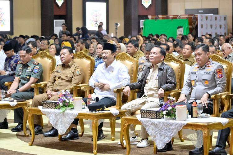 Kepala BAPPERIDA Prov. Kalteng Leonard S. Ampung Hadiri Sosialisasi dan Koordinasi Pembentukan Sekolah Rakyat dan Dialog Pilar-Pilar Sosial