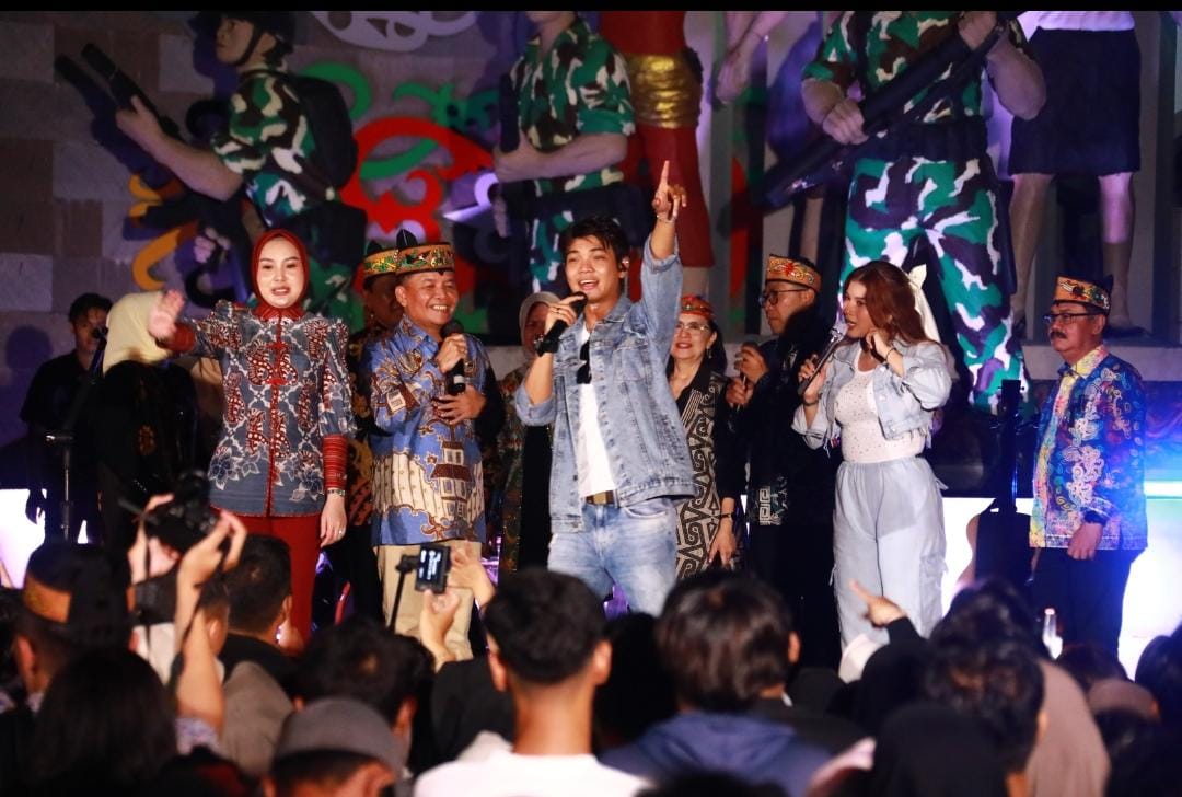 Gubernur Kalteng Agustiar Sabran Secara Resmi Luncurkan Car Free Night Huma Betang Night