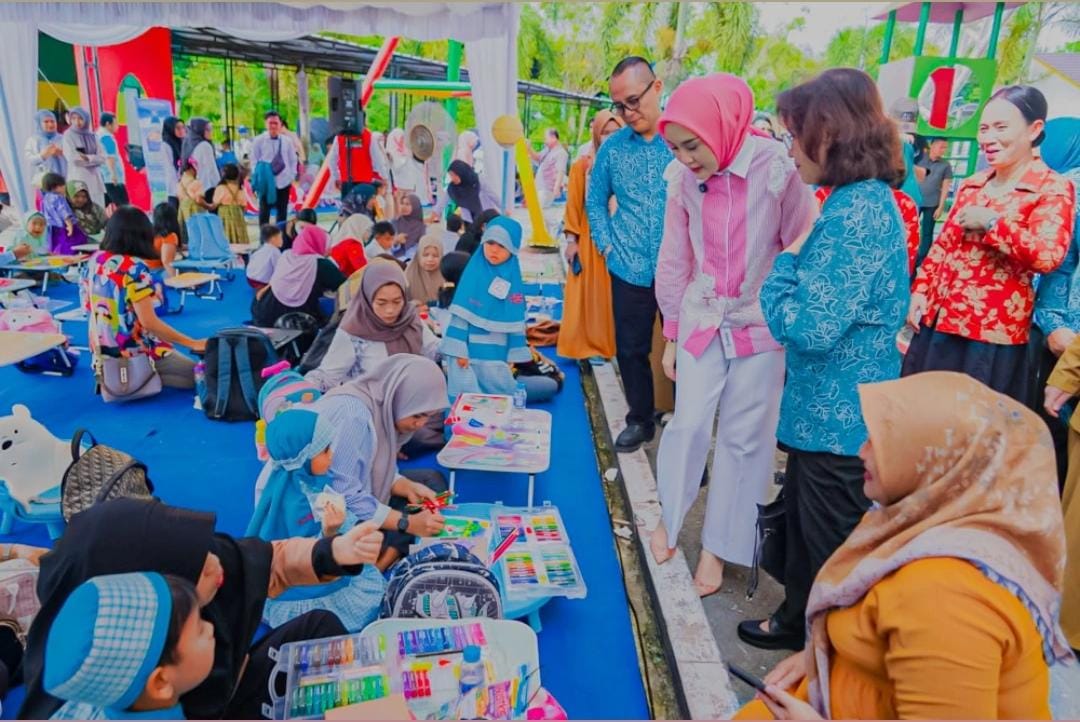 Ketua TP PKK Kalteng Aisyah Thisia Agustiar Sabran Tekankan pentingnya Peran Aktif Orang Tua Dalam Mendidik dan Dampingi Anak