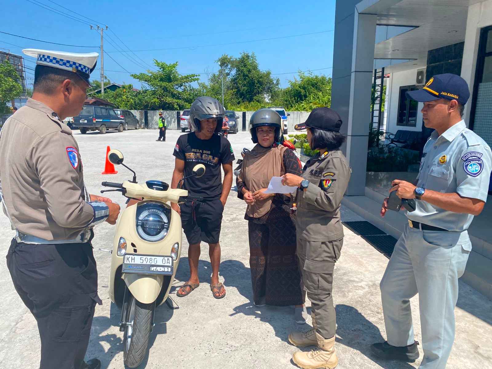 Operasi Gabungan Samsat Kasongan Dorong Kepatuhan Pajak Kendaraan Bermotor