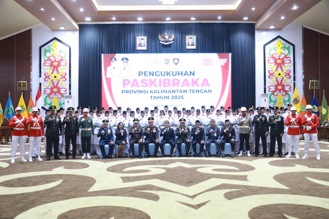 Gubernur Kalteng Agustiar Sabran Mengukuhkan 54 Putra-Putri Terbaik Sebagai Anggota Paskibraka