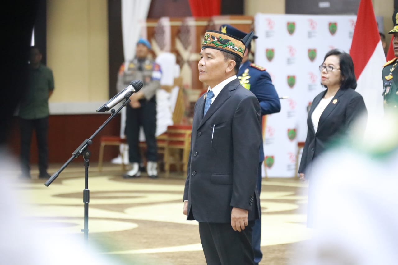 Gubernur Kalteng Agustiar Sabran Mengukuhkan 54 Putra-Putri Terbaik Sebagai Anggota Paskibraka