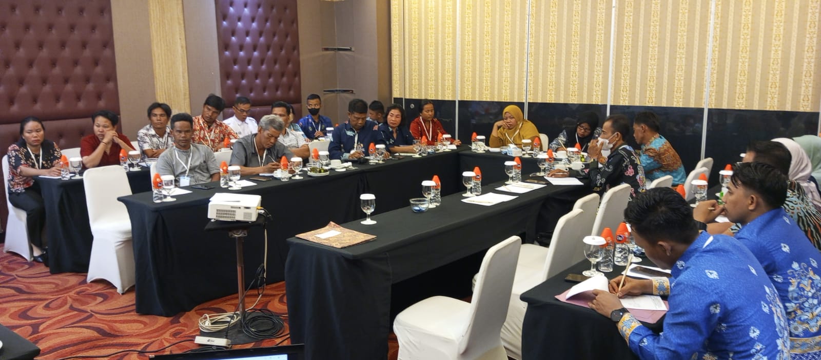 Kepala Badan Kesbangpol Prov. Kalteng Jadi Narasumber Pada Pelatihan Peningkatan Kapasitas Aparatur Pemerintah Desa dan Pengurus Kelembagaan Desa