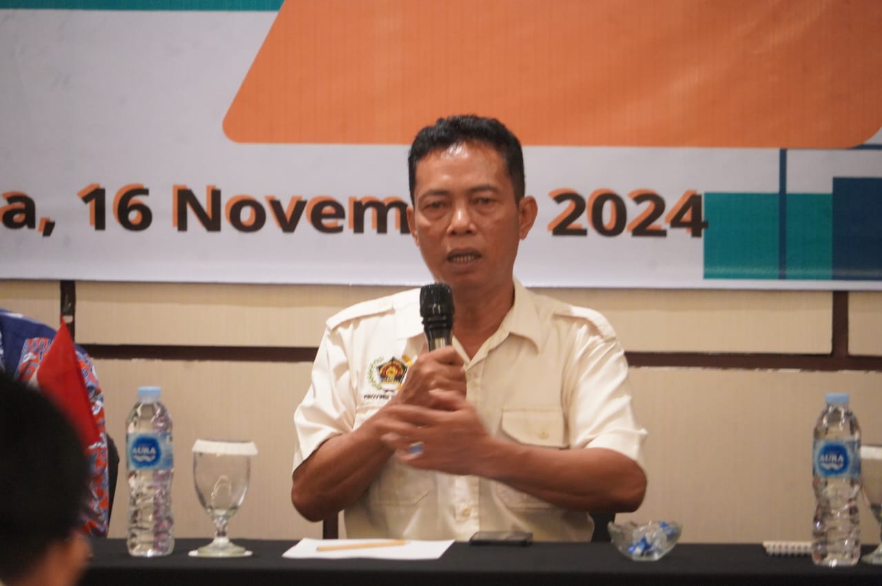 Kadiskominfosantik Prov. Kalteng Agus Siswadi Buka Pelatihan Penulisan Berita Humas Organisasi Perangkat Daerah