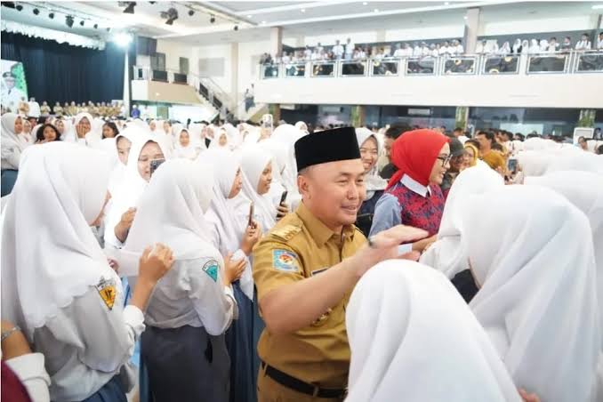 Gubernur Kalteng Sugianto Sabran Dukung Program Makan Bergizi Gratis , Program Sekolah Gratis Serta Program Kuliah Gratis