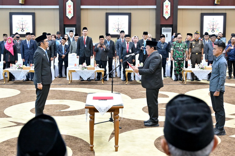 Kepala Bapperida Prov. Kalteng Leonard S. Ampung Hadiri Pengukuhan Kepala Perwakilan BPKP Provinsi Kalteng Tahun 2025