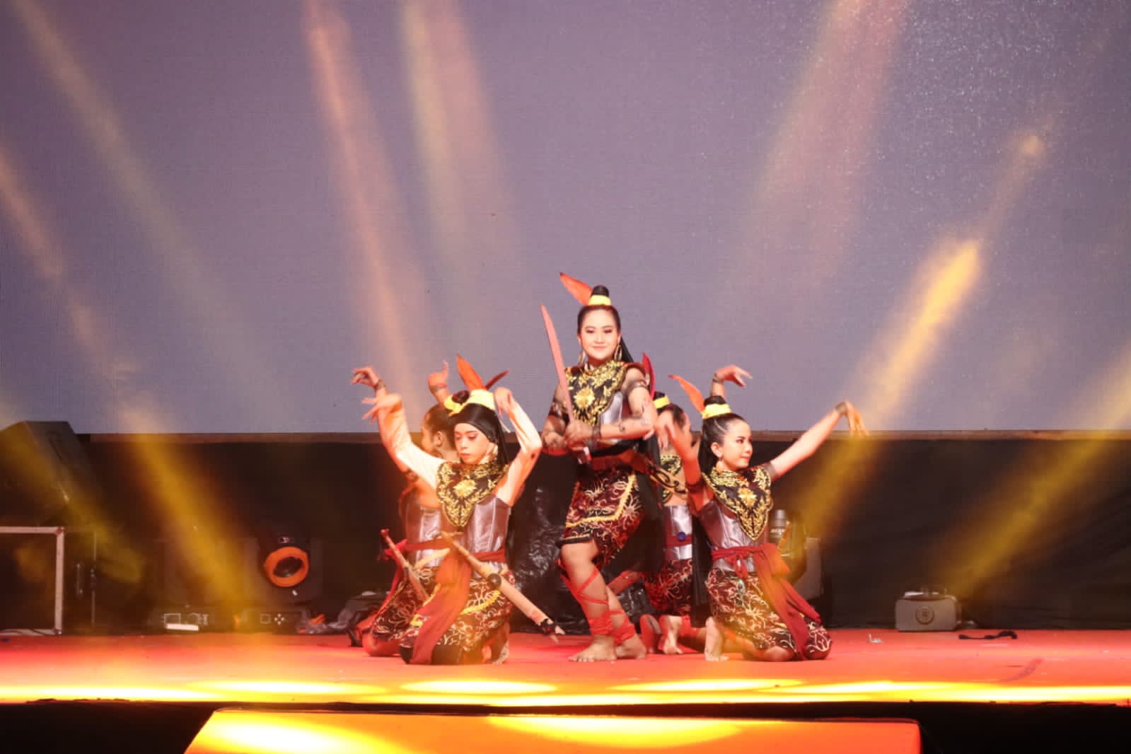 Tari berjudul Pahlawan Wanita Hai Nyai Balau Namanya Turut Menyemarakkan Lomba Tari Kreasi Daerah Festival Tambun Bungai 2023