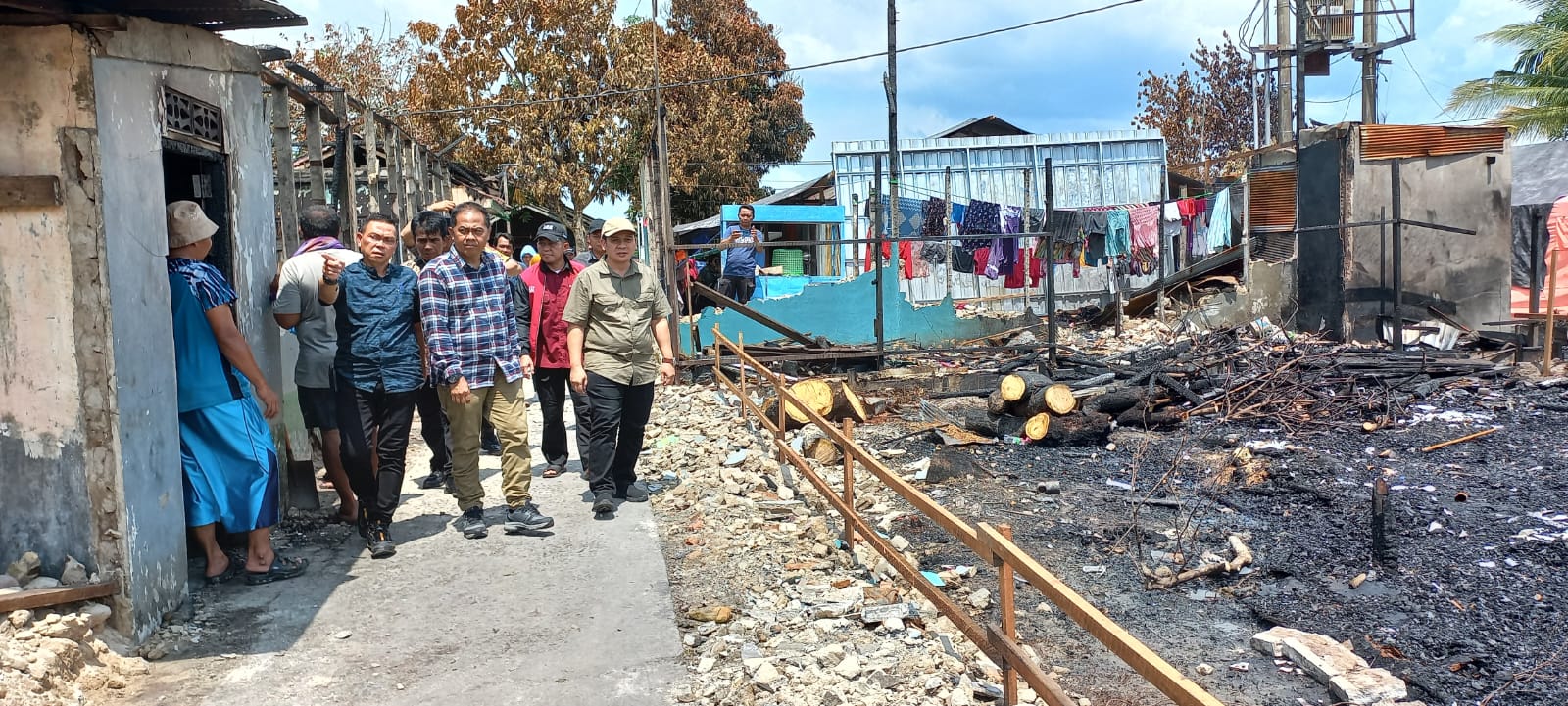 Gubernur Kalteng Sugianto Sabran Berikan Bantuan Untuk Korban Kebakaran