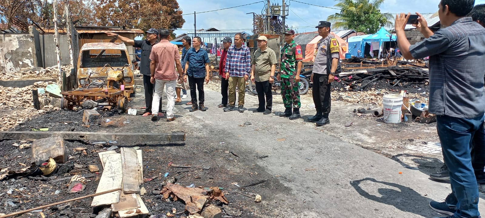 Gubernur Kalteng Sugianto Sabran Berikan Bantuan Untuk Korban Kebakaran