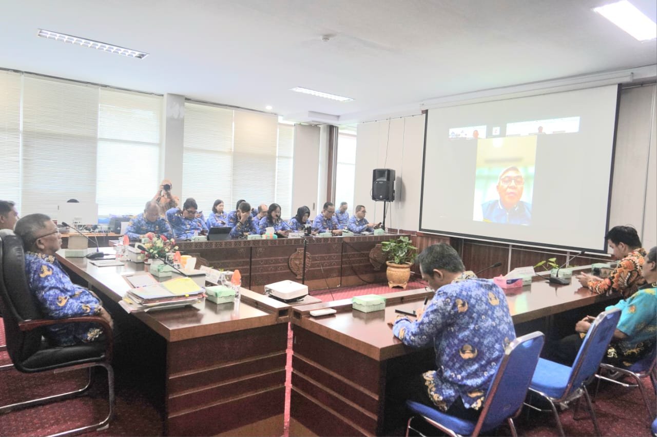 Plt. Sekda Prov. Kalteng M. Katma F. Dirun Hadiri Secara Virtual Rakor Pencegahan Korupsi di Dunia Usaha dengan Komite Advokasi Daerah Seluruh Indonesia