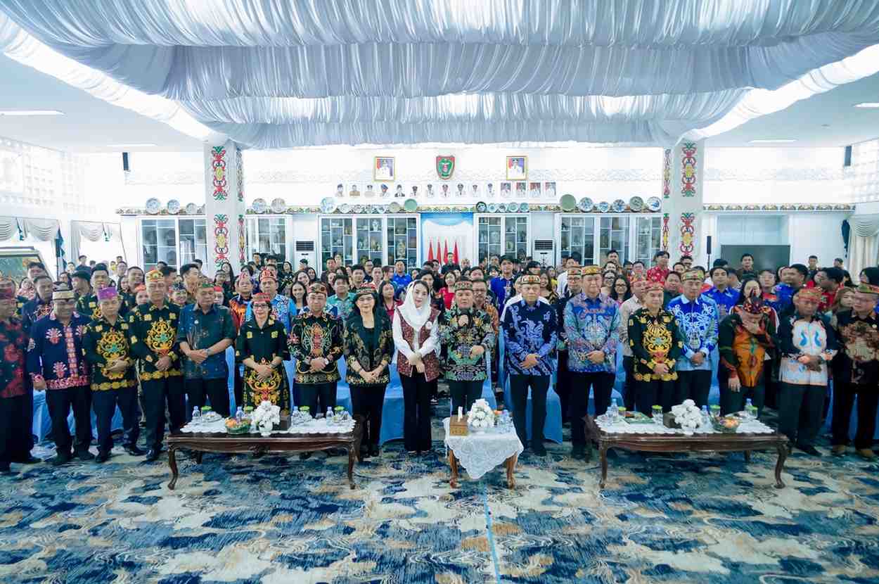 Gubernur Agustiar Sabran Pimpin Pelepasan Kontingen PESPARAWI Nasional XIV Provinsi Kalimantan Tengah Menuju Manokwari