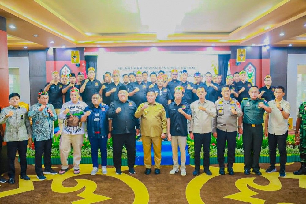 Wagub Kalteng Edy Pratowo Lantik DPD Pemuda Tani