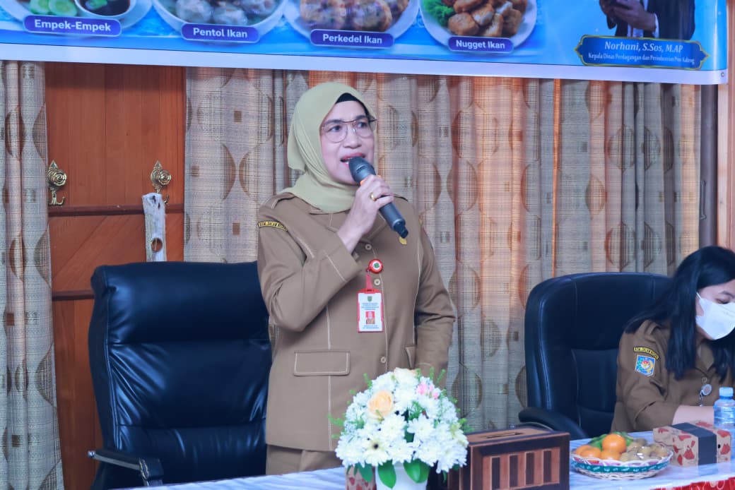 Disdagperin Kalteng Dorong Peningkatan SDM Pelaku Usaha melalui Pelatihan Pengolahan Ikan